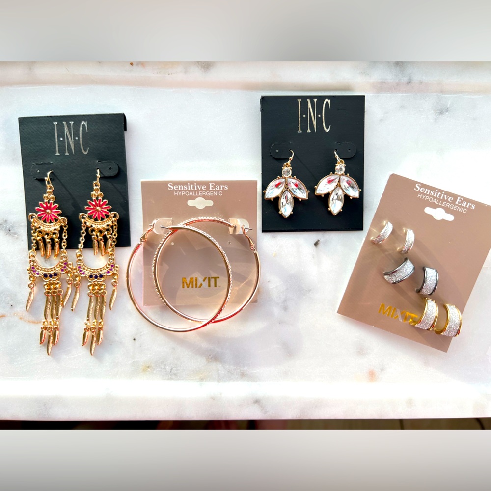 BUNDLE four Pair earring bundle.